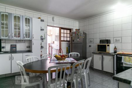 Casa de condomínio à venda com 230m², 3 quartos e 2 vagas Casa de condomínio à venda com 230m², 3 quartos e 2 vagasCozinha