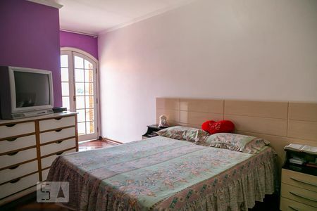 Casa de condomínio à venda com 230m², 3 quartos e 2 vagas Casa de condomínio à venda com 230m², 3 quartos e 2 vagasQuarto