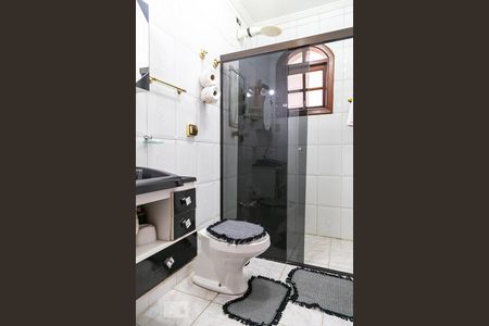 Casa de condomínio à venda com 230m², 3 quartos e 2 vagas Casa de condomínio à venda com 230m², 3 quartos e 2 vagasBanheiro
