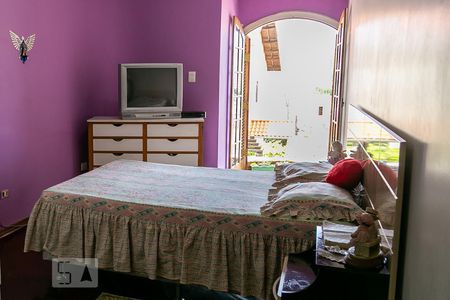 Casa de condomínio à venda com 230m², 3 quartos e 2 vagas Casa de condomínio à venda com 230m², 3 quartos e 2 vagasQuarto