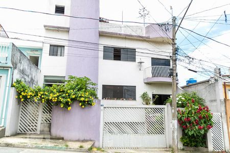 Casa de condomínio à venda com 230m², 3 quartos e 2 vagas Casa de condomínio à venda com 230m², 3 quartos e 2 vagasFachada