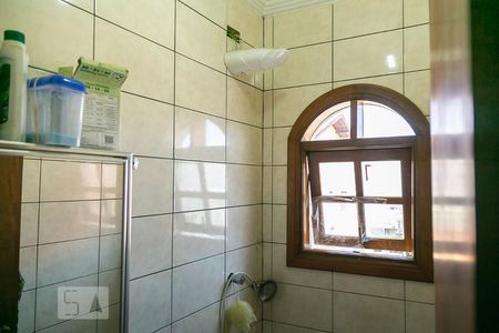 Casa de condomínio à venda com 230m², 3 quartos e 2 vagas Casa de condomínio à venda com 230m², 3 quartos e 2 vagasBanheiro de serviço