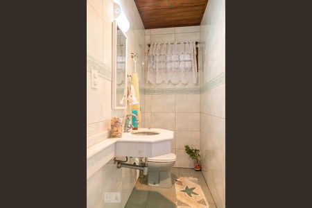 Casa de condomínio à venda com 230m², 3 quartos e 2 vagas Casa de condomínio à venda com 230m², 3 quartos e 2 vagasLavabo