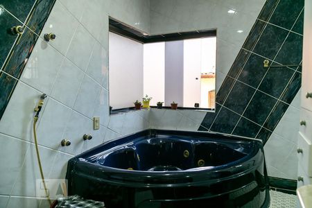 Casa de condomínio à venda com 230m², 3 quartos e 2 vagas Casa de condomínio à venda com 230m², 3 quartos e 2 vagasSuíte