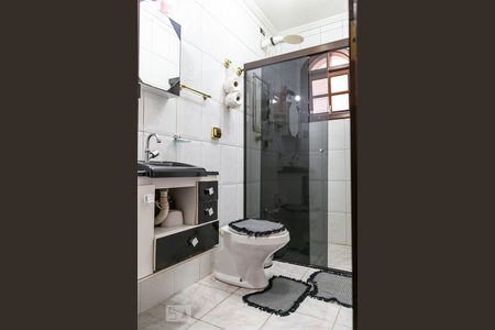 Casa de condomínio à venda com 230m², 3 quartos e 2 vagas Casa de condomínio à venda com 230m², 3 quartos e 2 vagasBanheiro