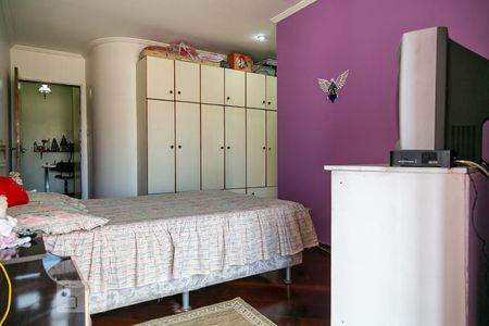 Casa de condomínio à venda com 230m², 3 quartos e 2 vagas Casa de condomínio à venda com 230m², 3 quartos e 2 vagasQuarto