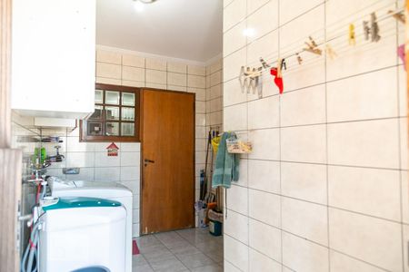 Casa de condomínio à venda com 230m², 3 quartos e 2 vagas Casa de condomínio à venda com 230m², 3 quartos e 2 vagasÁrea de serviço