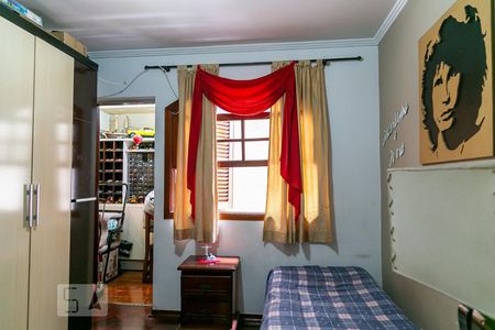 Casa de condomínio à venda com 230m², 3 quartos e 2 vagas Casa de condomínio à venda com 230m², 3 quartos e 2 vagasQuarto