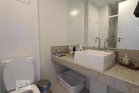 Banheiro Social de apartamento para alugar com 2 quartos, 67m² em Jacarepaguá, Rio de Janeiro