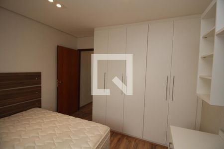 Quarto 2 de casa para alugar com 3 quartos, 200m² em Jardim Textil, São Paulo