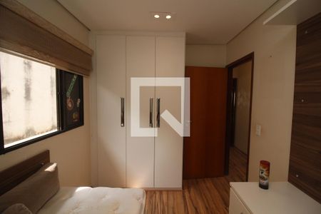 Quarto 1 de casa para alugar com 3 quartos, 200m² em Jardim Textil, São Paulo