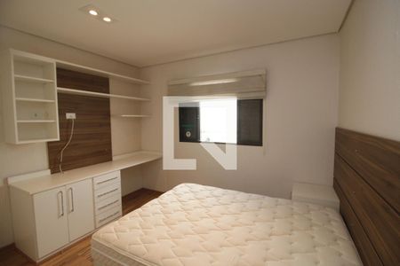 Quarto 2 de casa para alugar com 3 quartos, 200m² em Jardim Textil, São Paulo