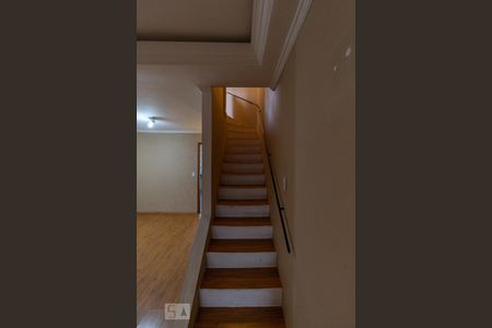 Escadas de casa à venda com 3 quartos, 174m² em Vila São Francisco (zona Sul), São Paulo
