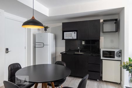 Sala/Cozinha de kitnet/studio à venda com 1 quarto, 40m² em Bela Vista, Porto Alegre