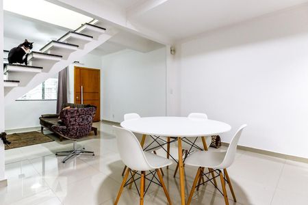 Sala de casa à venda com 3 quartos, 104m² em Vila Constança, São Paulo