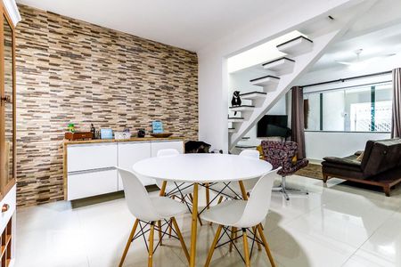 Sala de casa à venda com 3 quartos, 104m² em Vila Constança, São Paulo