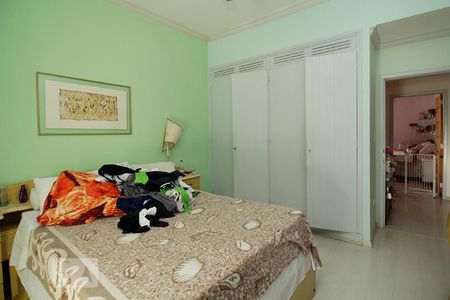 Casa à venda com 300m², 3 quartos e 4 vagas Casa à venda com 300m², 3 quartos e 4 vagasQuarto 2