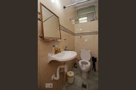 Casa à venda com 300m², 3 quartos e 4 vagas Casa à venda com 300m², 3 quartos e 4 vagasLavabo