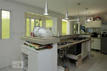 Casa à venda com 300m², 3 quartos e 4 vagas Casa à venda com 300m², 3 quartos e 4 vagasCozinha