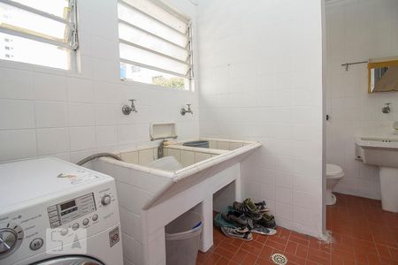 Casa à venda com 300m², 3 quartos e 4 vagas Casa à venda com 300m², 3 quartos e 4 vagasÁrea de Serviço