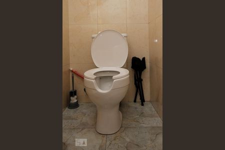 Casa à venda com 300m², 3 quartos e 4 vagas Casa à venda com 300m², 3 quartos e 4 vagasDetalhe do lavabo