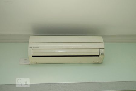 Casa à venda com 300m², 3 quartos e 4 vagas Casa à venda com 300m², 3 quartos e 4 vagasDetalhe quarto 2 - Ar condicionado