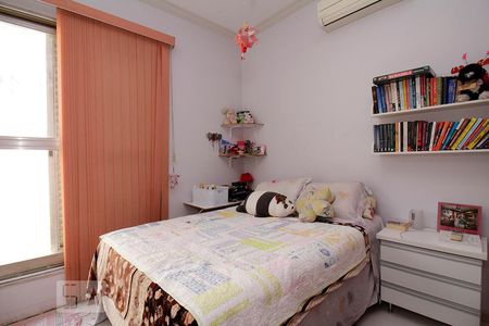 Casa à venda com 300m², 3 quartos e 4 vagas Casa à venda com 300m², 3 quartos e 4 vagasQuarto 1