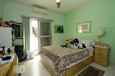 Casa à venda com 300m², 3 quartos e 4 vagas Casa à venda com 300m², 3 quartos e 4 vagasQuarto 2