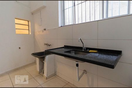 Cozinha de casa para alugar com 1 quarto, 30m² em Vila Diva (zona Norte), São Paulo