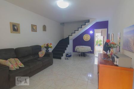 Sala de casa à venda com 2 quartos, 100m² em Vila Cordeiro, São Paulo