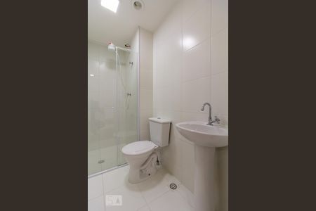 Banheiro de apartamento à venda com 2 quartos, 35m² em Presidente Altino, Osasco