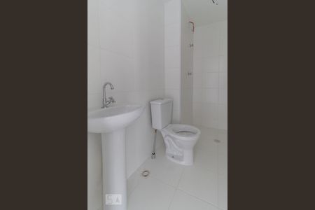 Banheiro de apartamento para alugar com 2 quartos, 35m² em Presidente Altino, Osasco