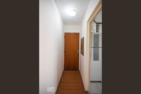 Corredor de apartamento para alugar com 2 quartos, 57m² em Jardim Umarizal, São Paulo