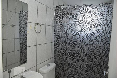 Banheiro de apartamento para alugar com 1 quarto, 84m² em Curicica, Rio de Janeiro