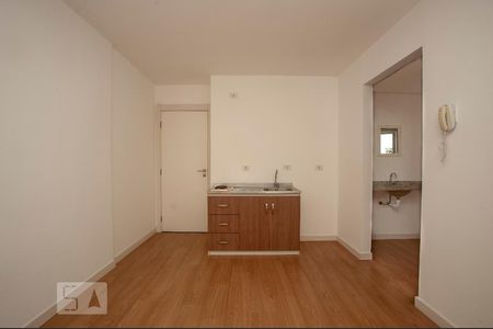 Sala/Cozinha de apartamento para alugar com 1 quarto, 40m² em Alto da Glória, Curitiba