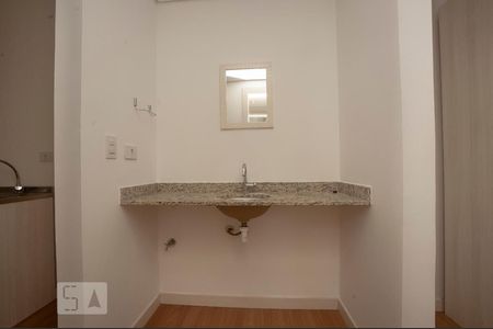 Banheiro de apartamento para alugar com 1 quarto, 40m² em Alto da Glória, Curitiba