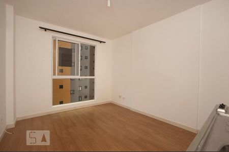 Sala/Cozinha de apartamento para alugar com 1 quarto, 40m² em Alto da Glória, Curitiba