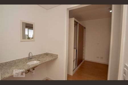 Banheiro de apartamento para alugar com 1 quarto, 40m² em Alto da Glória, Curitiba