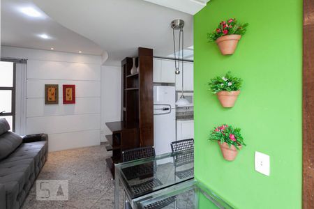 Sala de apartamento para alugar com 1 quarto, 44m² em Santo Antônio, Belo Horizonte