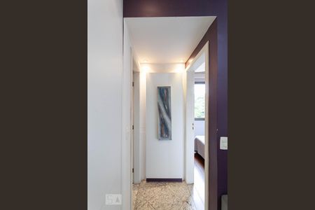 Corredor de apartamento para alugar com 1 quarto, 44m² em Santo Antônio, Belo Horizonte