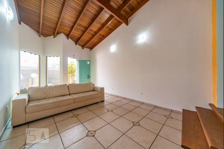Sala de casa para alugar com 3 quartos, 183m² em Vila Pires, Santo André