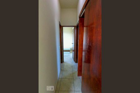 Corredor de apartamento para alugar com 3 quartos, 82m² em Pilares, Rio de Janeiro