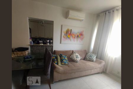 Sala de apartamento para alugar com 2 quartos, 50m² em Barra da Tijuca, Rio de Janeiro
