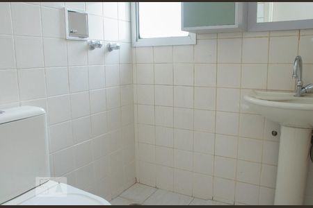 Banheiro de apartamento para alugar com 2 quartos, 68m² em Barra Funda, São Paulo