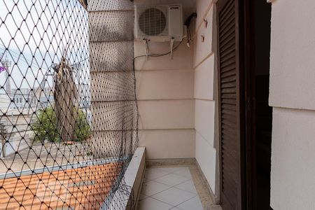 Sacada quarto 1 de casa à venda com 3 quartos, 150m² em Vila Romano, São Paulo