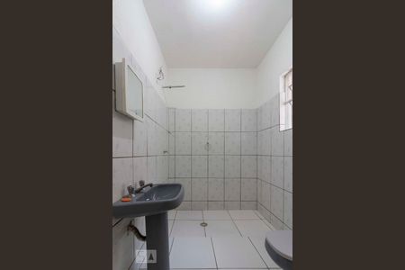 Banheiro de casa para alugar com 1 quarto, 40m² em Vila Campanela, São Paulo