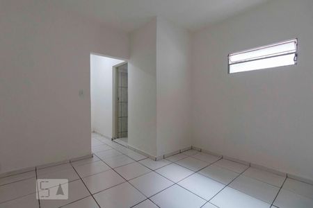 Quarto de casa para alugar com 1 quarto, 40m² em Vila Campanela, São Paulo