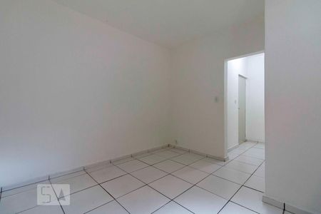 Quarto de casa para alugar com 1 quarto, 40m² em Vila Campanela, São Paulo