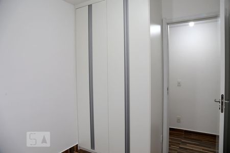 Quarto 1 de apartamento para alugar com 2 quartos, 40m² em Jardim Taboão, São Paulo