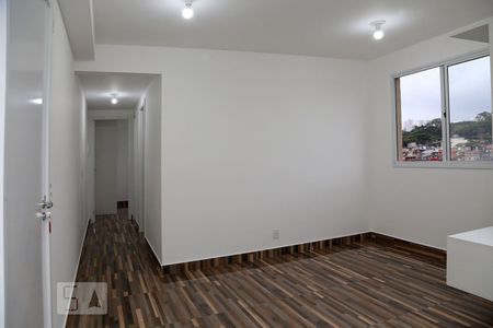 Sala de apartamento para alugar com 2 quartos, 40m² em Jardim Taboão, São Paulo